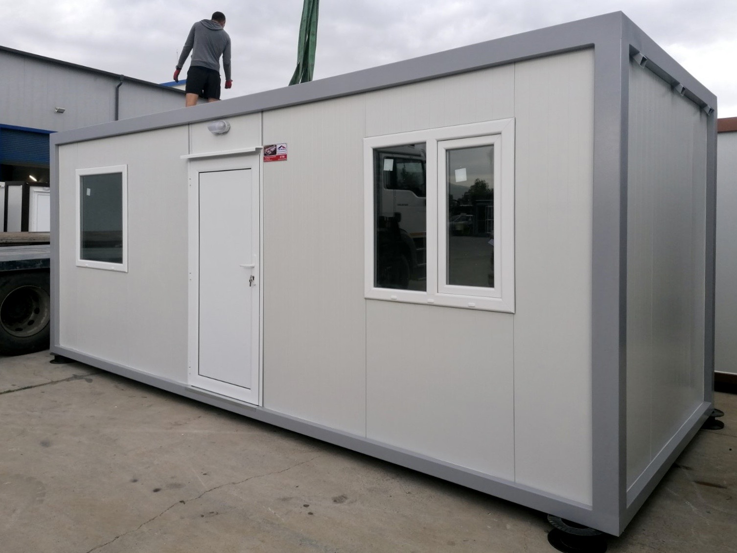 Standard Container Top Standard 1