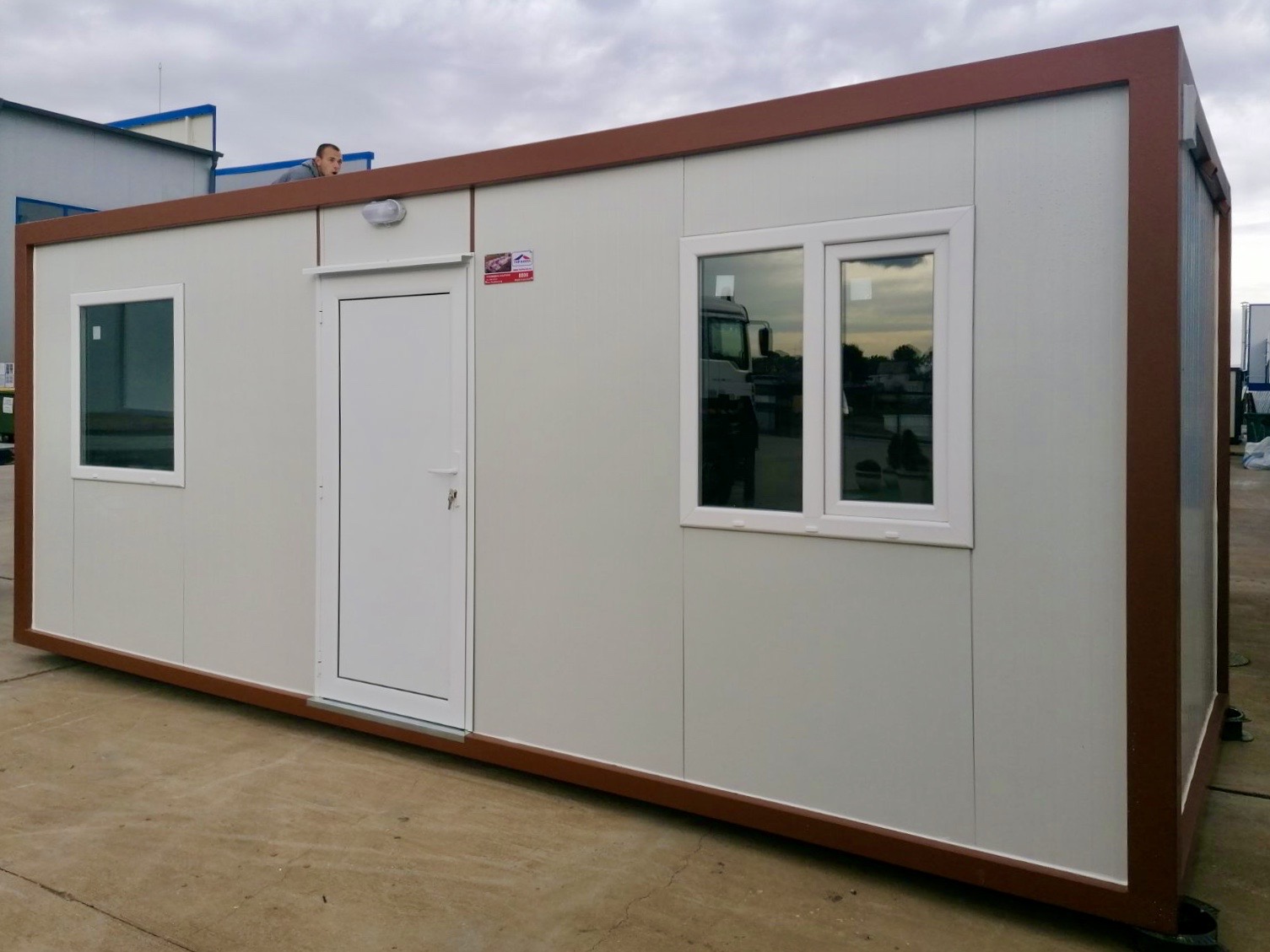 Standard Container Top Standard 4