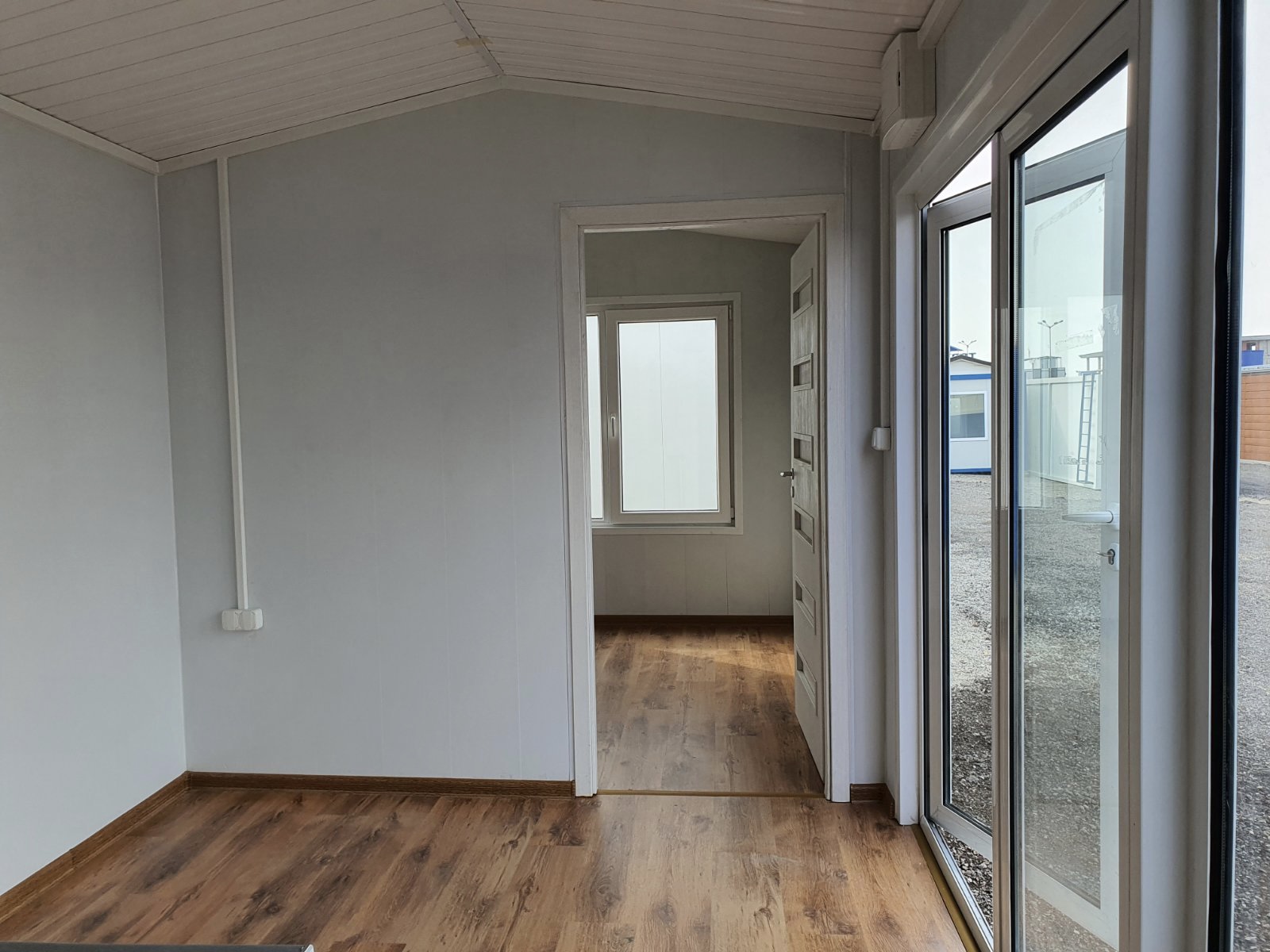 Mobile Home England 4