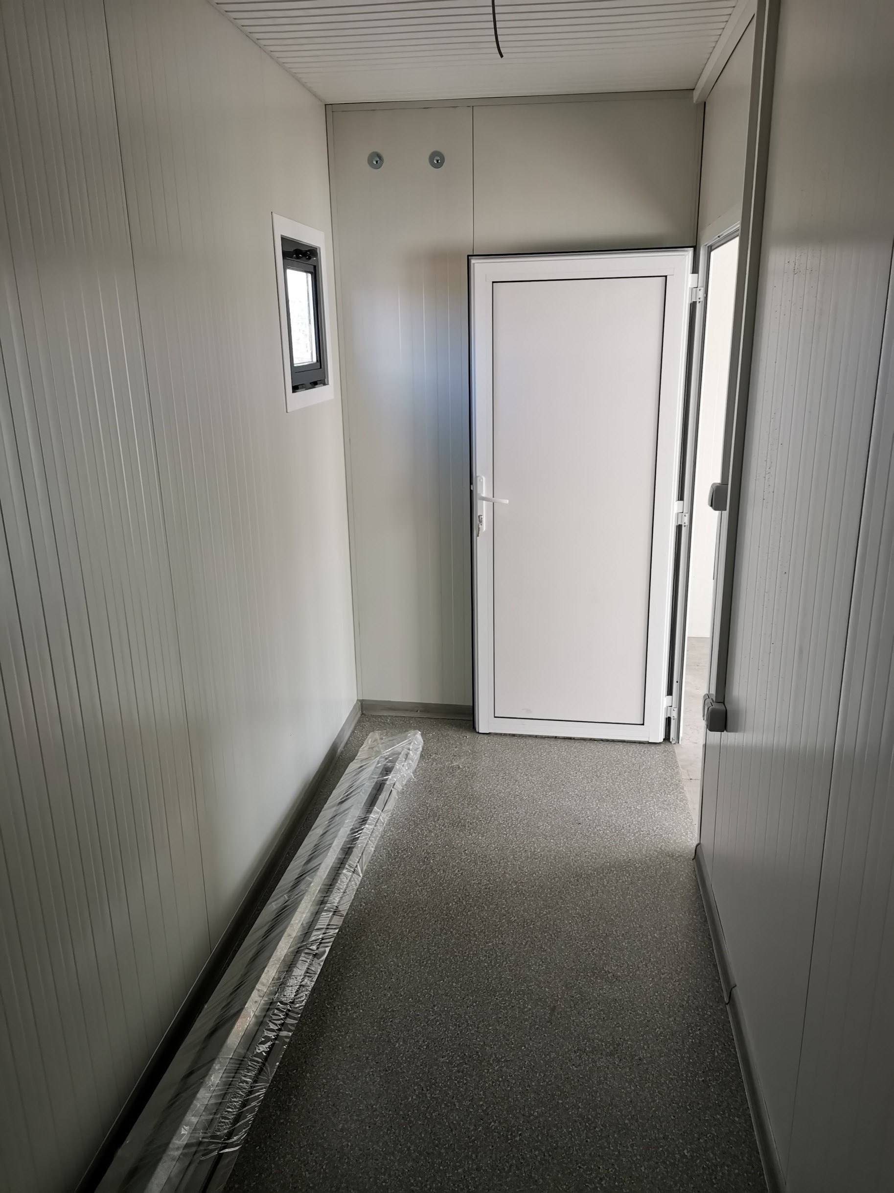 Mobile Office Container Cross 4