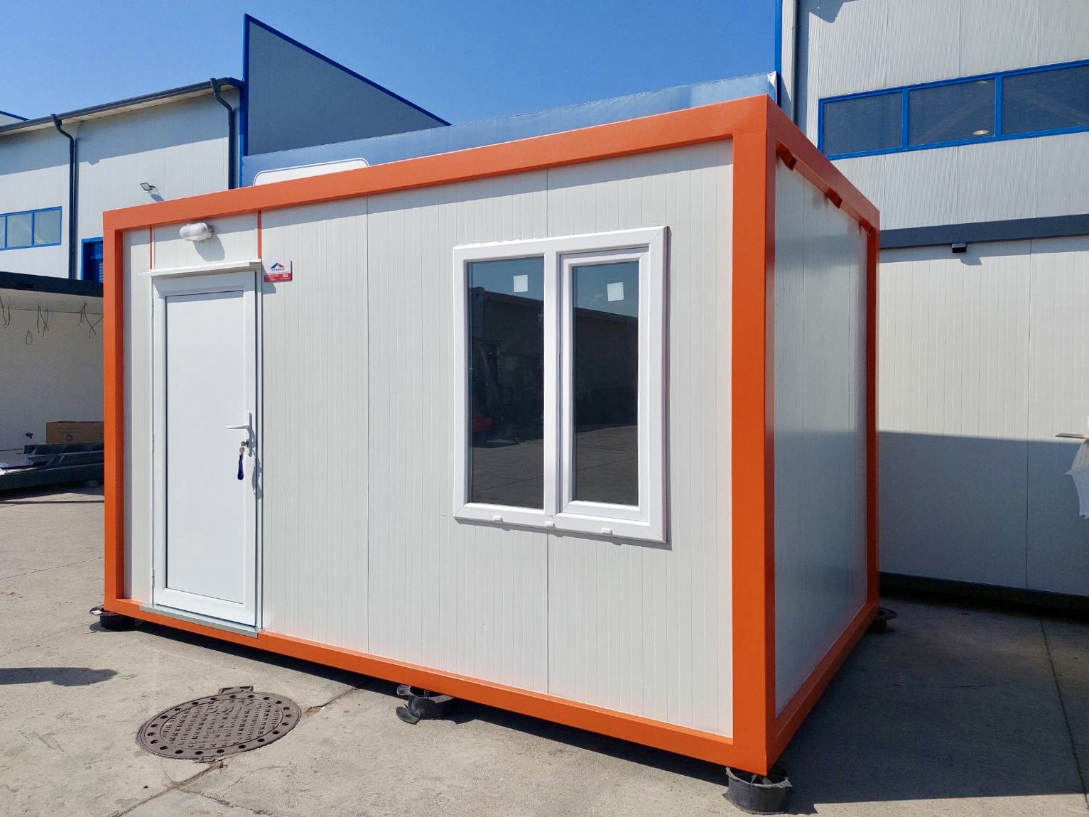 Ethan Standard Container 2