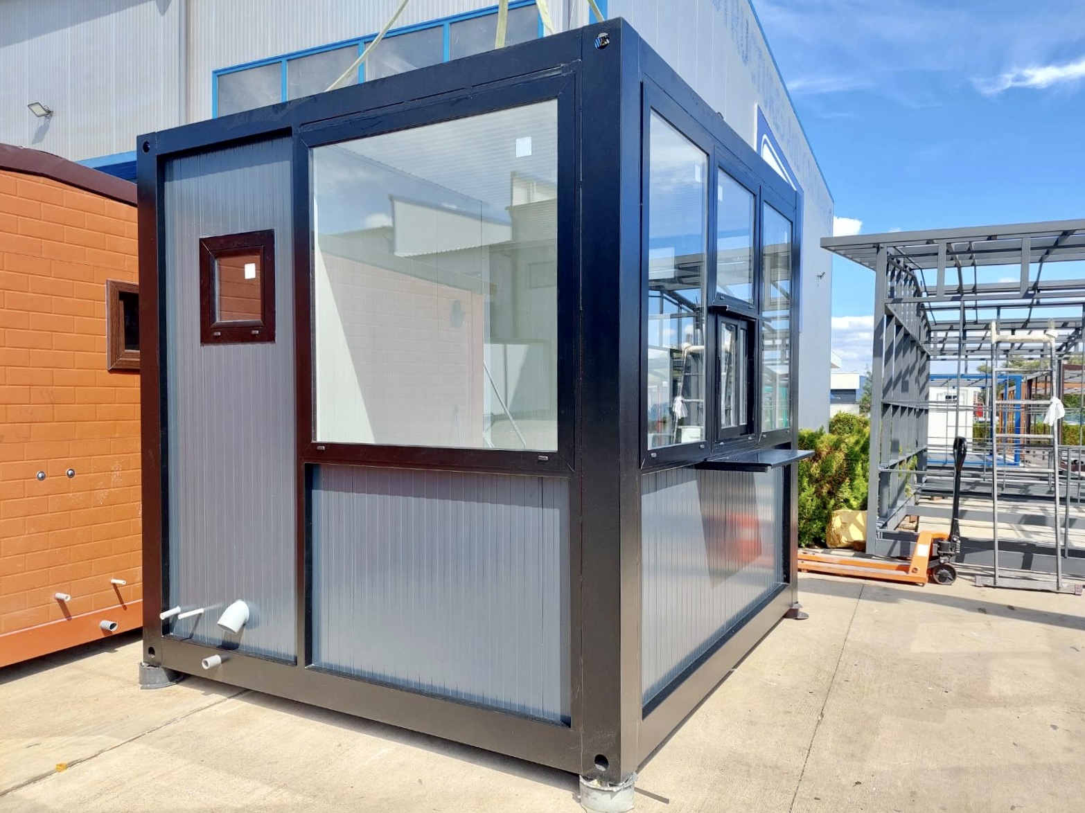 Lukos Guard Cabin 3