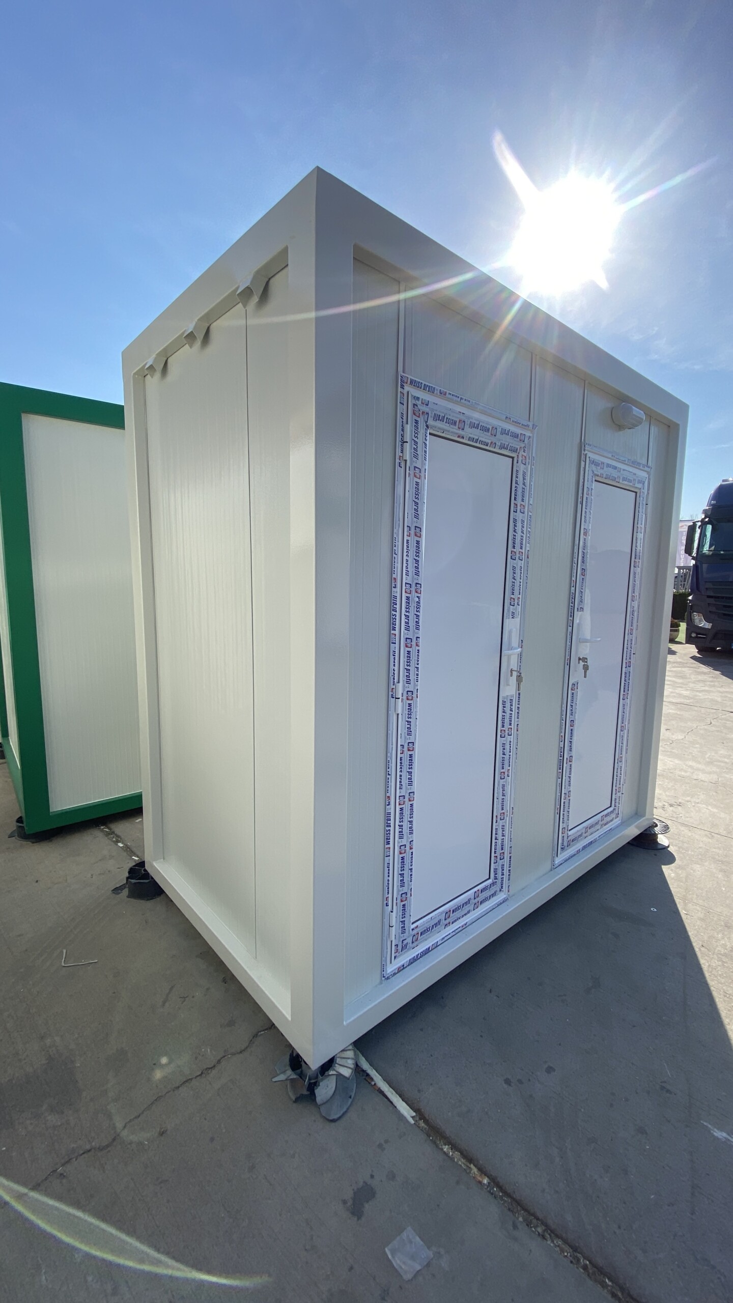 Sanitary Container 900-3 2