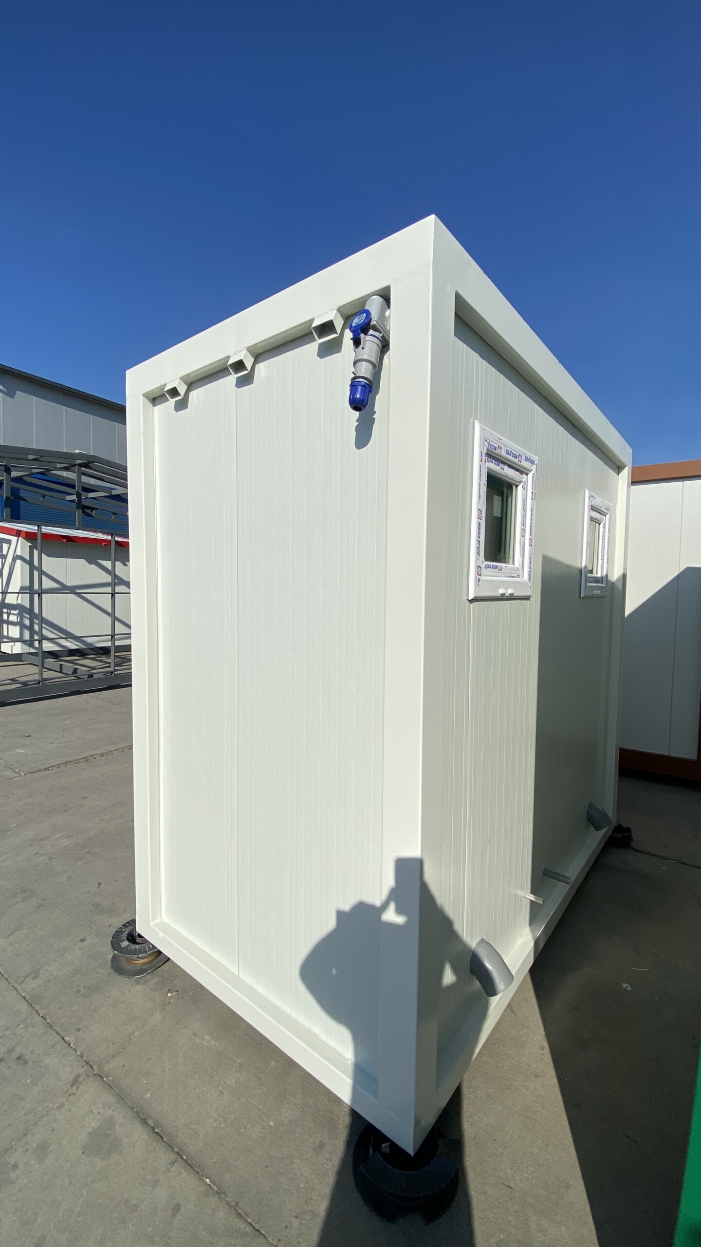 Sanitary Container 900-3 3