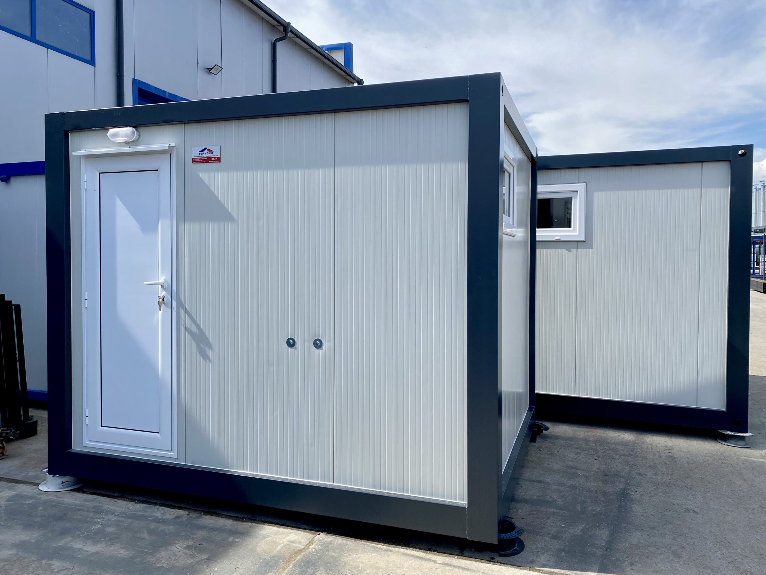 Sanitary Container SA9427 1