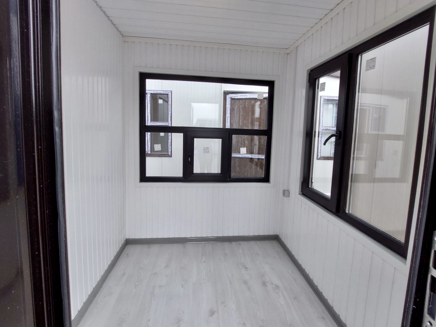 Guard Cabin 1-2431 2
