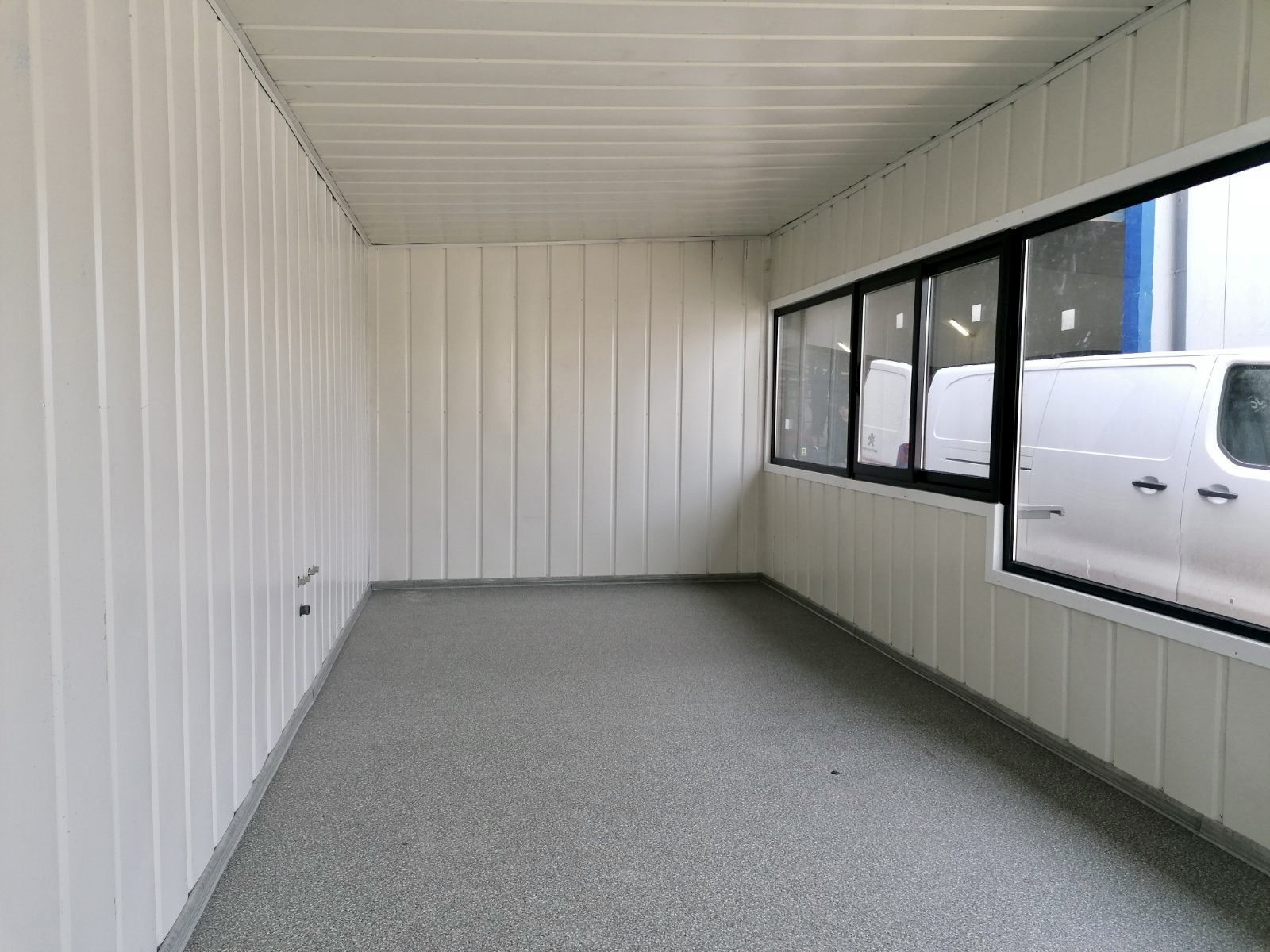 Commercial Container Adora 4