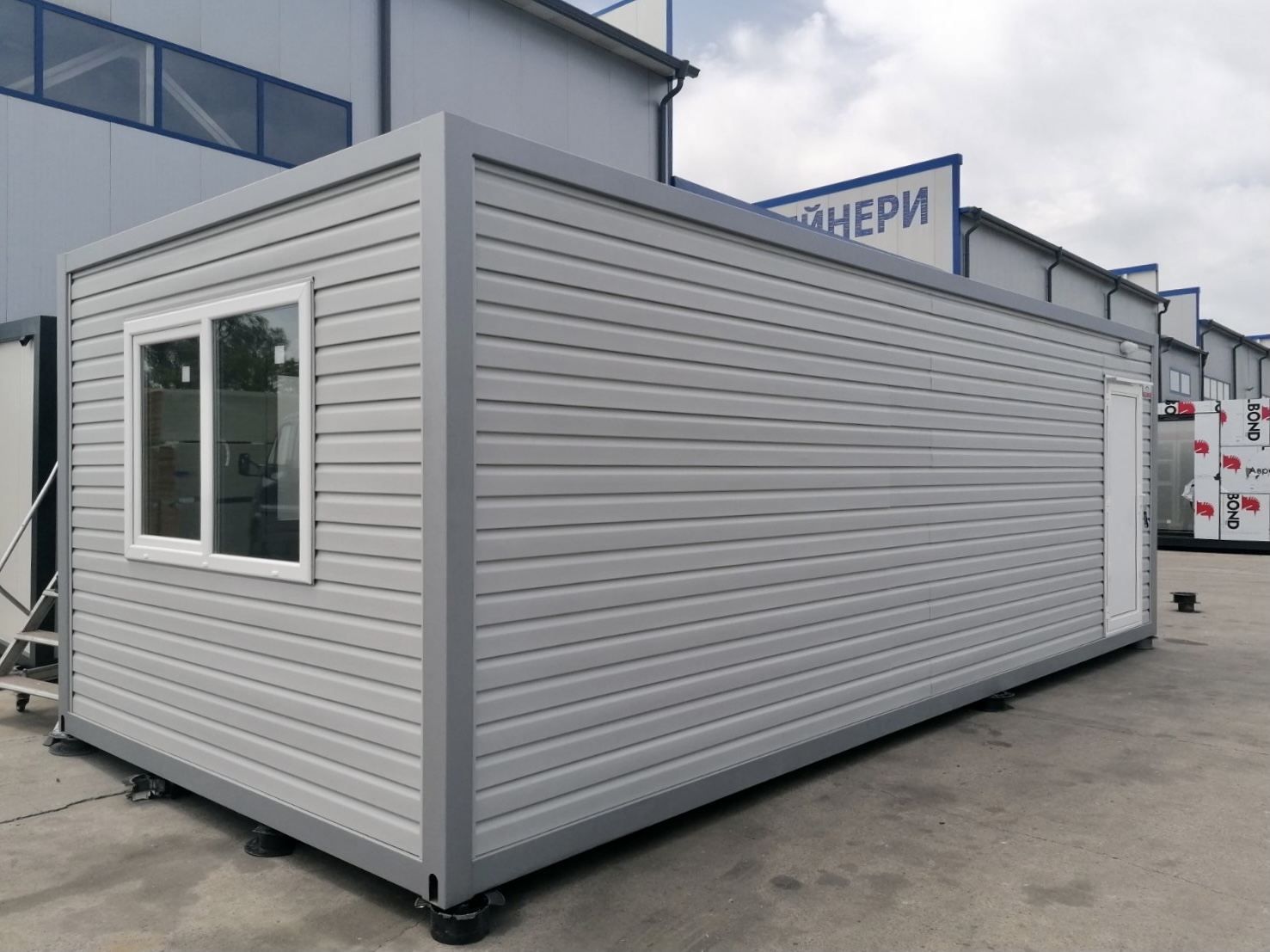 Standard Container Zen 4