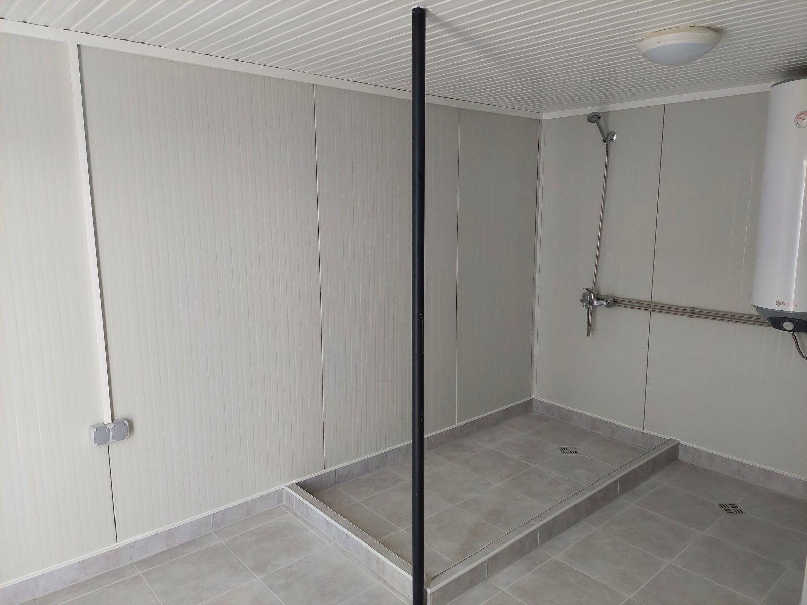 Sanitary Container SA2046 4