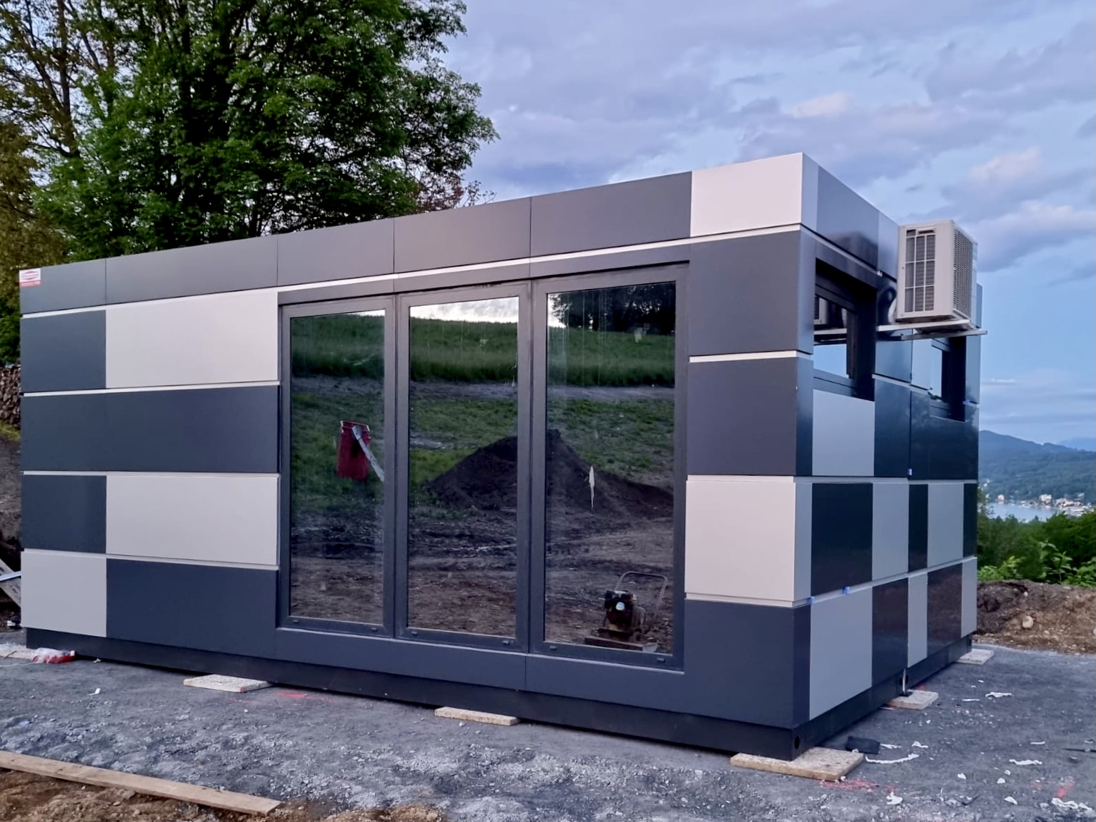 Vertex Commercial Container 3